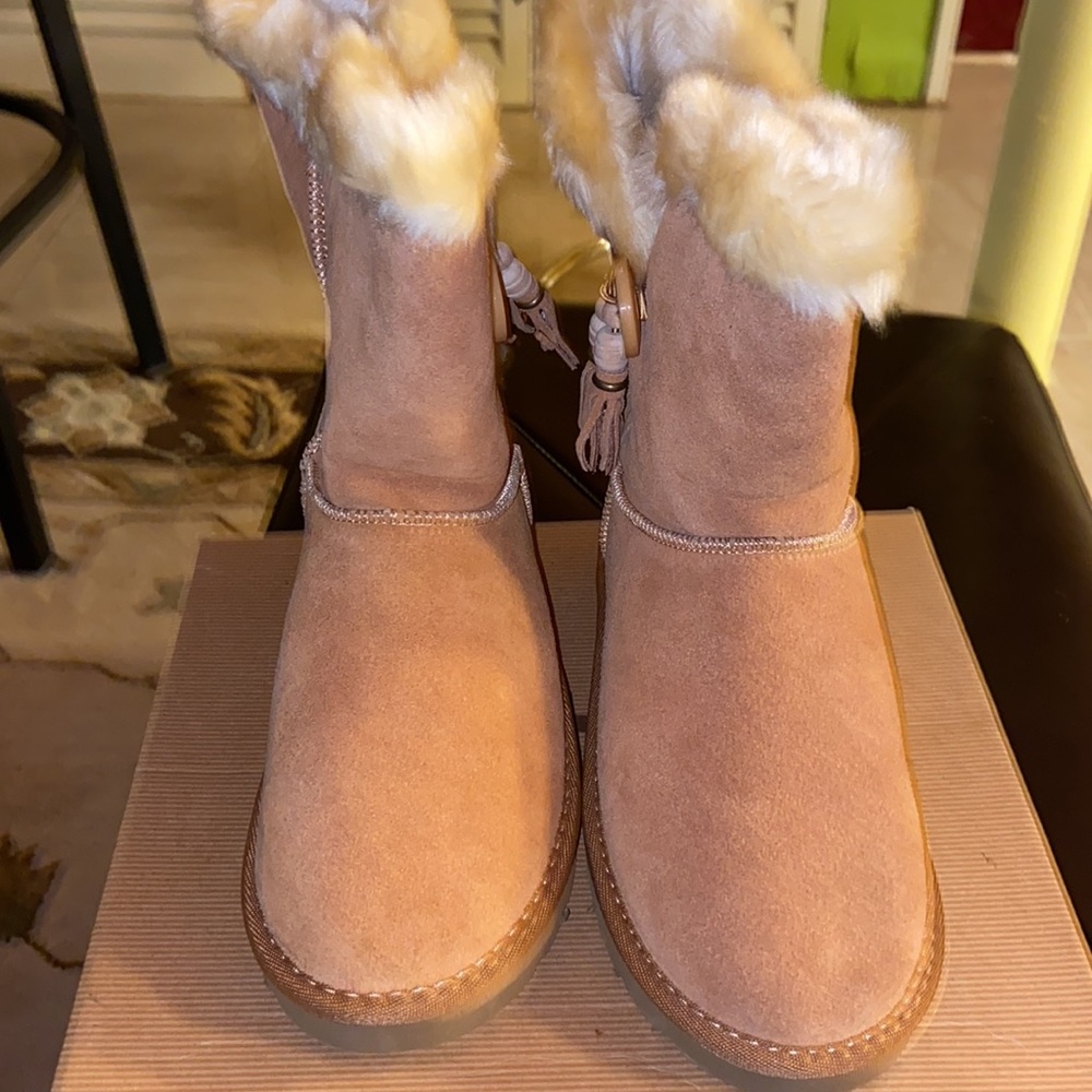 Ugg fur boots - Picture 2 of 8